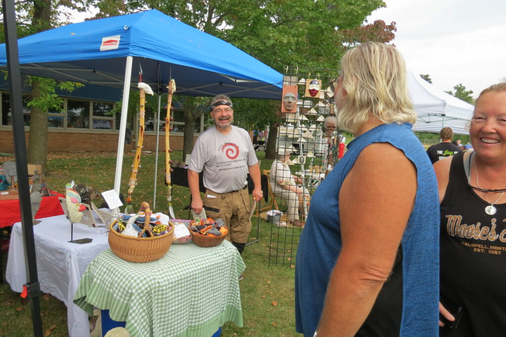 Artists' Marketplace attendee at the Marine Fall Festival