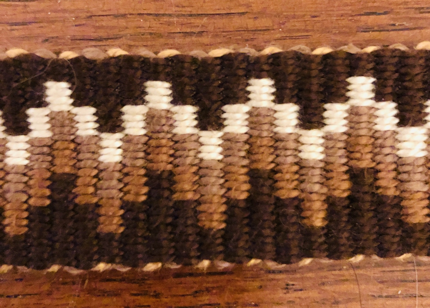 Krokbragd band weaving