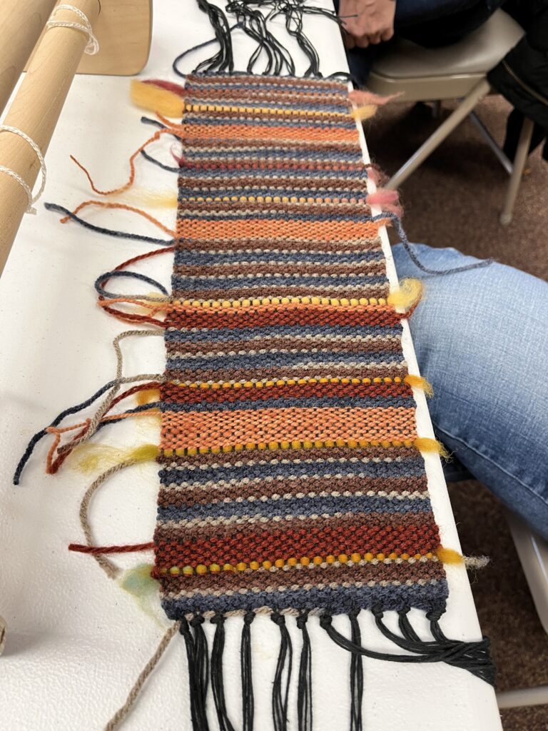 Weaving on a loom 03